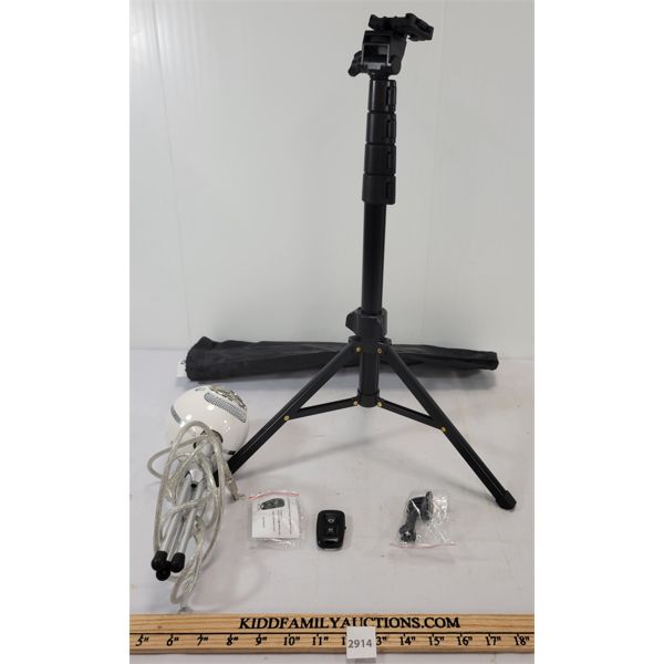 SNOWBALL ICE MICROPHONE AND EXPANDING TRIPOD