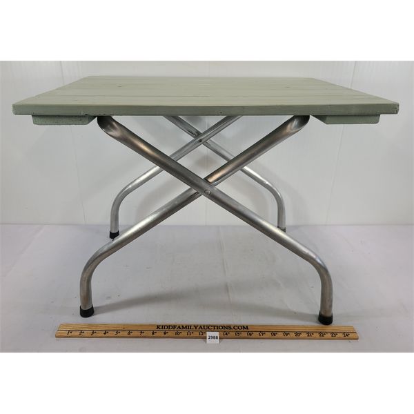WOOD & ALUMINIUM FOLDING OUTDOOR PICNIC TABLE