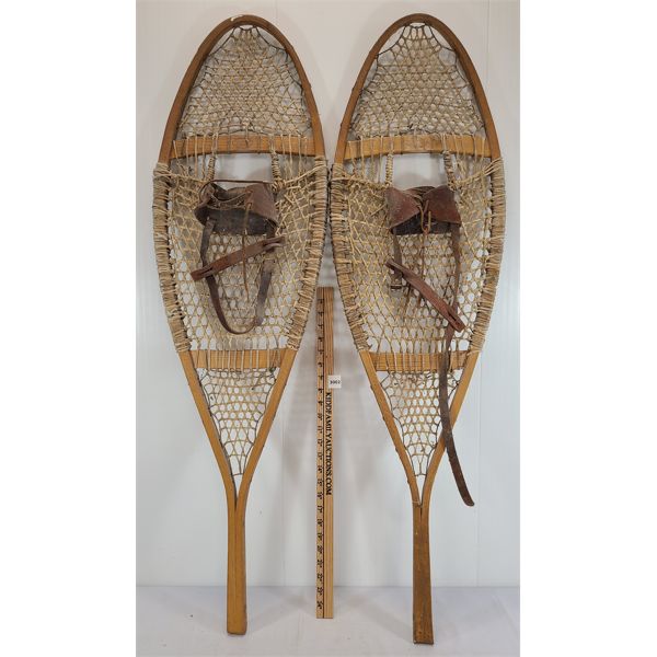 PAIR OF VINTAGE SNOWSHOES 