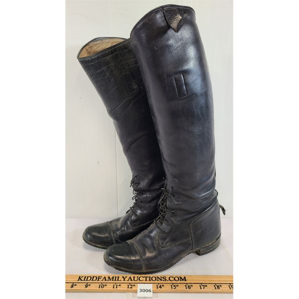 PAIR OF LEATHER EQUESTRIAN RIDING BOOTS