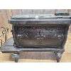 Image 4 : LOT OF 2 - CAST WOOD STOVE & METAL LOG HOLDER