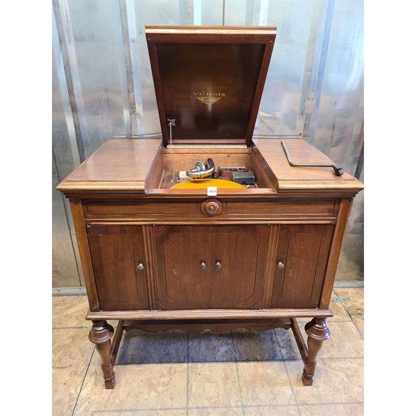 ORTHOPHONIC VICTROLA W/ RECORDS & REPLACEMENT NEEDLES