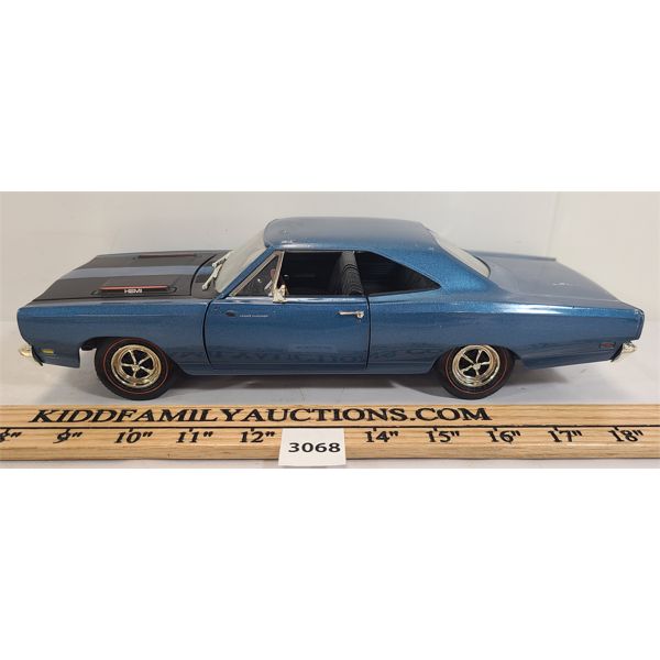 ERTL 1969 PLYMOUTH MODEL - 1:18 SCALE