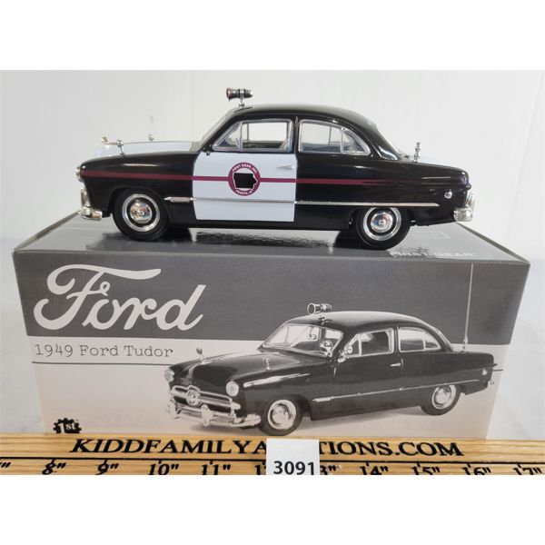 FIRST GEAR DIE CAST 1949 FORD TUDOR W/ BOX - 1:25 SCALE
