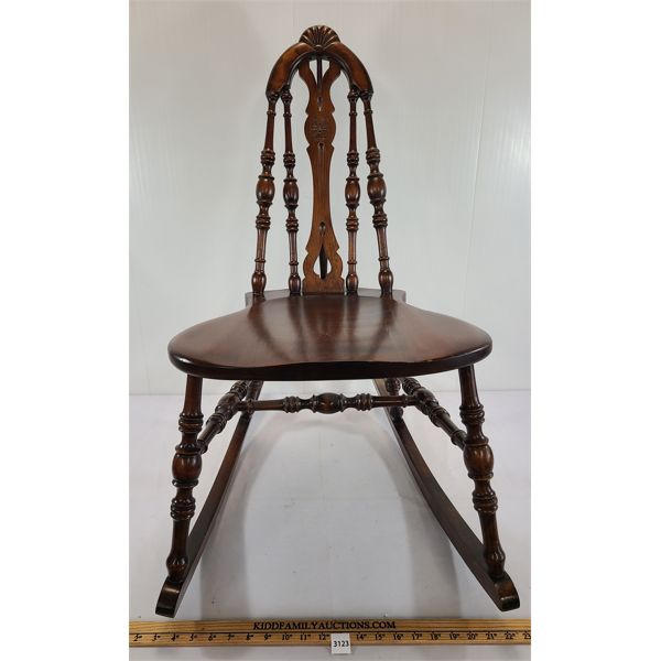 WINDSOR ROCKING CHAIR