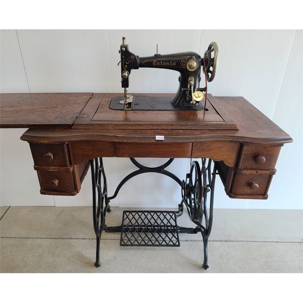 OAK TREADLE EATONIA SEWING MACHINE