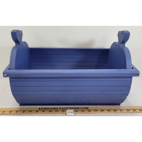 WOODEN FOLKART PAINTED APPLE BOX W/ HANDLE