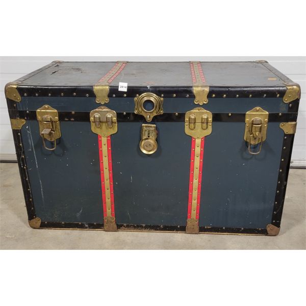 CHRISTIE BAGGAGE STEAMER TRUNK W/ BRASS HARDWARE