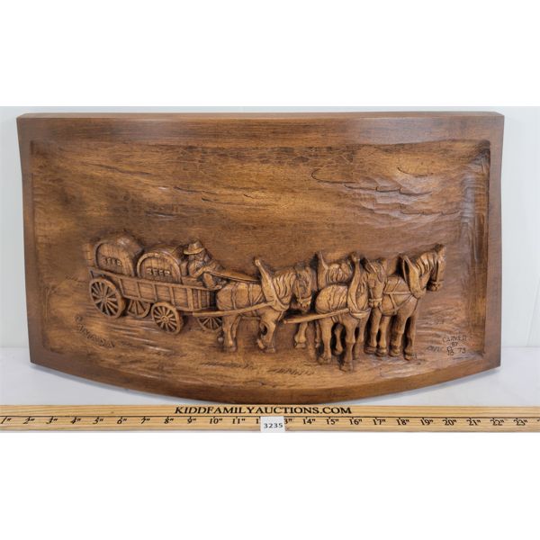 CURVED CANADA BEER WALL DECOR 