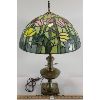 Image 2 : BRASS LAMP W/ TIFFANY STYLE STAINED GLASS FLORAL SHADE 