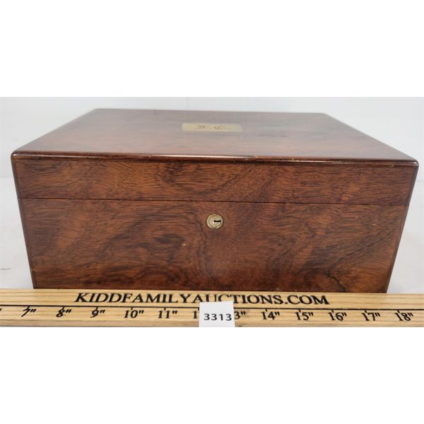 PERSONALIZED CIGAR HUMIDOR