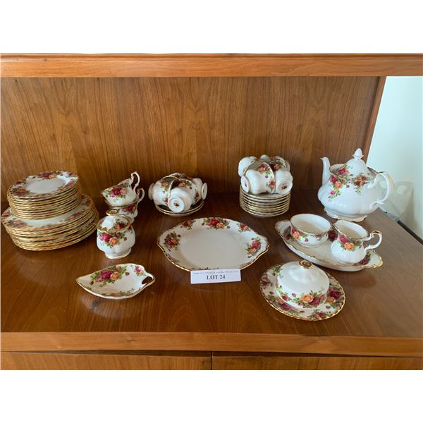 Royal Albert Old Country Roses Bone China 10 serving luncheon /tea set  52 pieces