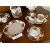 Image 3 : Royal Albert Old Country Roses Bone China 10 serving luncheon /tea set  52 pieces