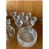 Image 4 : 17 Piece crystal set with large flower vase salad bowl and dessert bowl