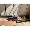 Image 2 : 2 snow-shovels and 2 large push brooms