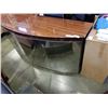 Image 2 : LARGE 4 MIRRORED DOOR CABINET