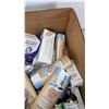 Image 2 : BOX OF NEW BABY AND BEAUTY PRODUCTS