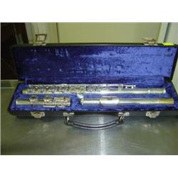 BUNDY FLUTE WITH CASE