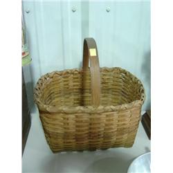 OLD SPLINT BASKET; COUPLE BREAKS & WEAR IN SPLINTS