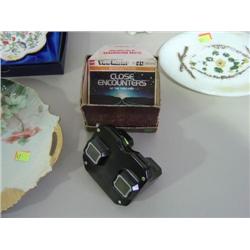 VIEW MASTER IN BOX; BOX IS TORN ON LID; HAS 10 REELS