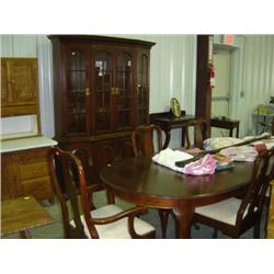PENNSYLVANIA HOUSE 8-PC DINING ROOM SET WITH TWO LEAVES; 2 CAPTAIN CHAIRS; TABLE 96 INCHES; 2-PC LIG
