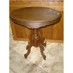 WALNUT PEDESTAL LAMP OVAL TOP TABLE 28X22X30