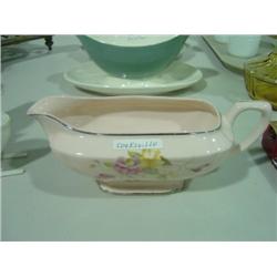 COOKSVILLE GRAVY BOAT PINK WITH FLOWERS