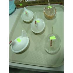 LOT OF 5 HENS ON NEST; COLORED GLASS AND MILK GLASS