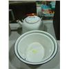 Image 1 : LOT OF 3: ENAMEL TEA KETTLE AND 2 ENAMEL PANS