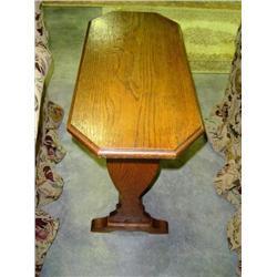 SMALL OAK END TABLE