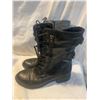 Image 1 : Boots size 7