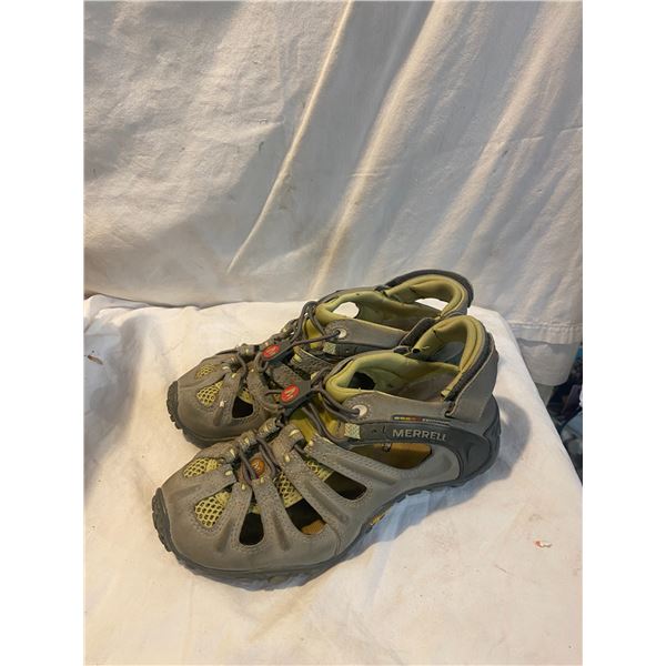 Merrell size 7
