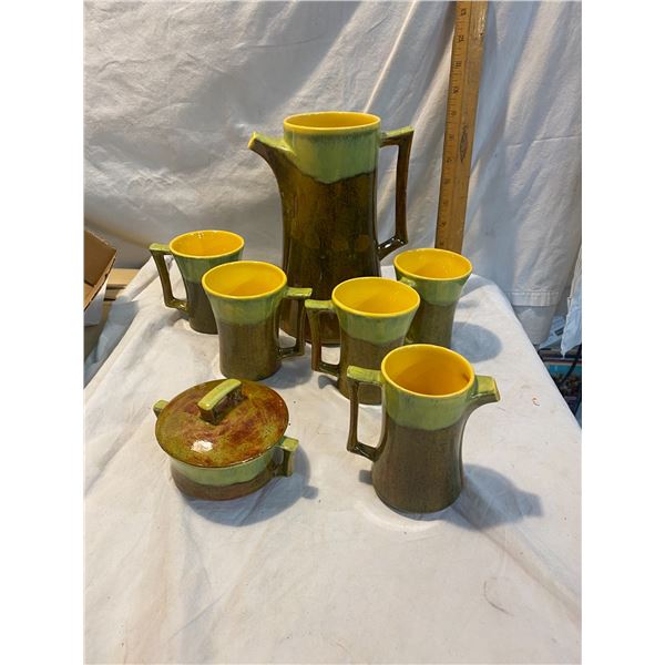Pottery set