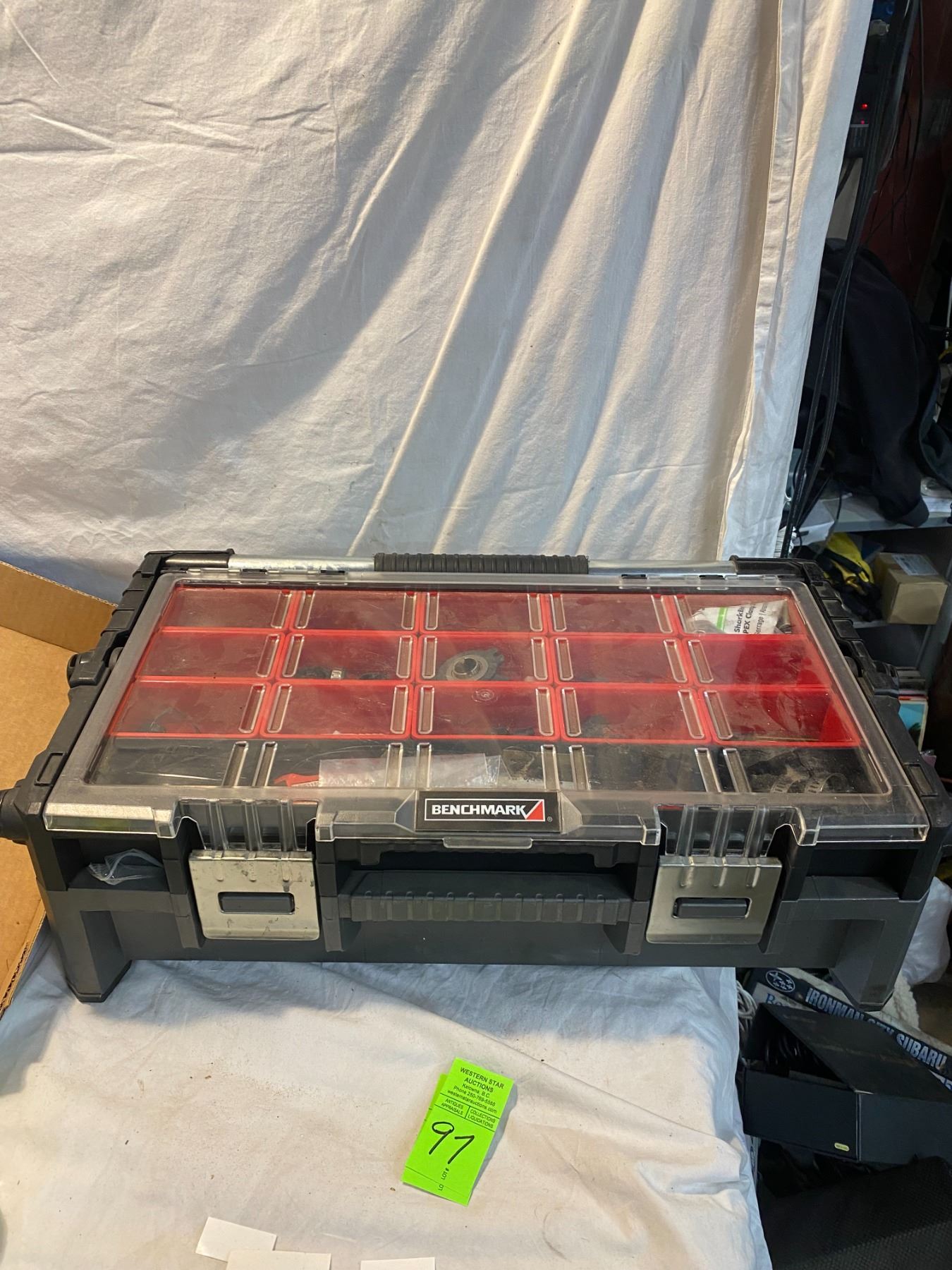 Benchmark case and contents