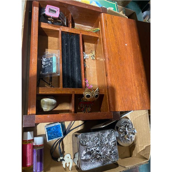 Jewelry and trinket boxes