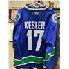 Image 4 : Canucks jersey