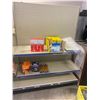 Image 1 : 4 foot display shelf product not included c/w 4 shelves two pannels double sided second side has wir