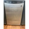 Image 1 : Mini fridge Dnaby
