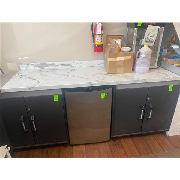 Counter top 6 ft long 25.5 deep