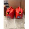 Image 1 : Gas cans