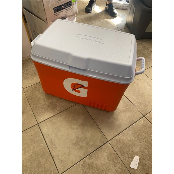 Rubbermaid cooler