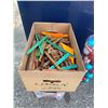 Image 2 : Box of Lincoln logs