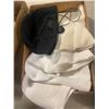 Image 1 : Neck warmers and hats
