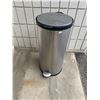 Image 1 : Step garbage can