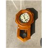 Image 1 : 31 day clock with key