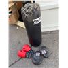 Image 1 : Boxing items, heavy bag