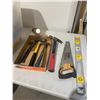 Image 1 : Assorted tools