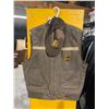 Image 1 : Work vest and cap