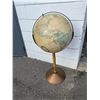 Image 1 : Globe on stand