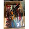 Image 1 : Sockets and tools